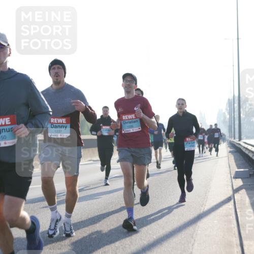 03.10.2025 - Köhlbrandbrückenlauf Jannik Wohlers http://msf.ph/oto/9057099 03.10.2025 09:13:29 Position 3 1150, 1237, 21, 1035, 2708 meine-sportfotos.de