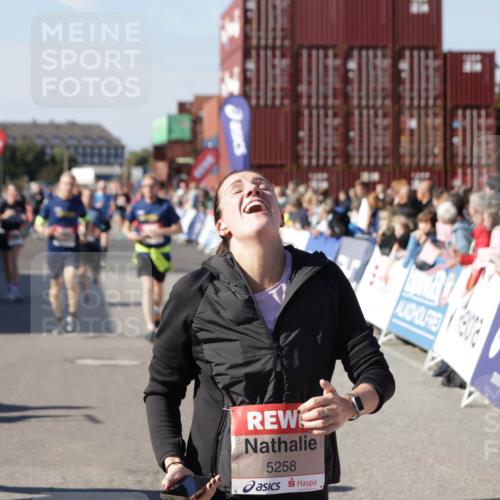 03.10.2025 - Köhlbrandbrückenlauf Jannik Wohlers http://msf.ph/oto/9057116 03.10.2025 13:11:17 Ziel 4135, 4293, 4521, 4597, 5218, 5258, 5522, 5754, 6080, 6272, 6572, 6685, 6686, 6726, 6727, 6751 meine-sportfotos.de