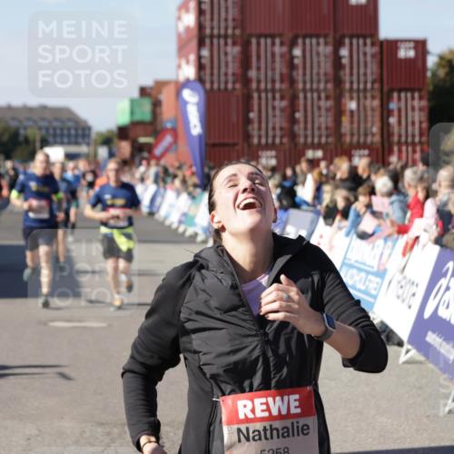 03.10.2025 - Köhlbrandbrückenlauf Jannik Wohlers http://msf.ph/oto/9057129 03.10.2025 13:11:17 Ziel 4135, 4293, 4521, 4597, 5218, 5258, 5522, 5754, 6080, 6272, 6572, 6685, 6686, 6726, 6727, 6751 meine-sportfotos.de