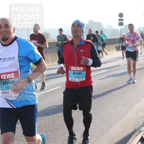 03.10.2025 - Köhlbrandbrückenlauf Lena Gebhardt http://msf.ph/oto/9057137 03.10.2025 09:17:51 Position 1 20, 1351, 1134 meine-sportfotos.de