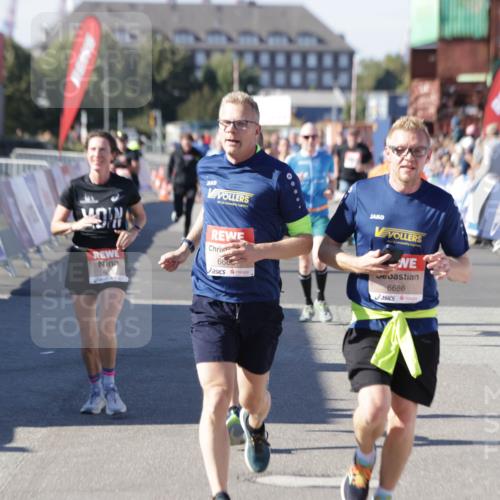 03.10.2025 - Köhlbrandbrückenlauf Jannik Wohlers http://msf.ph/oto/9057140 03.10.2025 13:11:18 Ziel 4135, 4293, 4521, 4597, 5218, 5258, 5522, 5754, 6080, 6272, 6572, 6685, 6686, 6726, 6727, 6751 meine-sportfotos.de