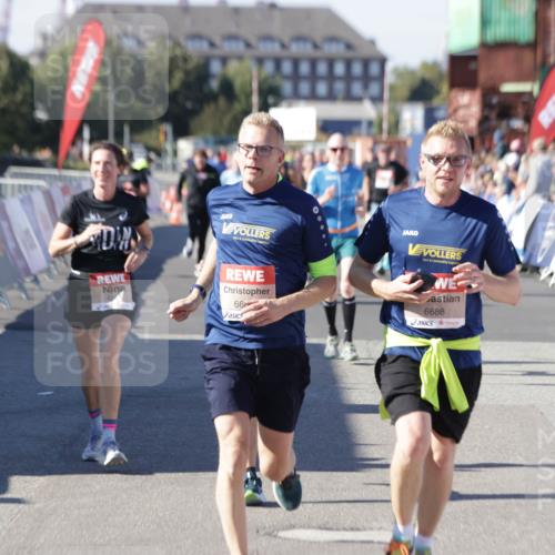 03.10.2025 - Köhlbrandbrückenlauf Jannik Wohlers http://msf.ph/oto/9057146 03.10.2025 13:11:18 Ziel 4135, 4293, 4521, 4597, 5218, 5258, 5522, 5754, 6080, 6272, 6572, 6685, 6686, 6726, 6727, 6751 meine-sportfotos.de