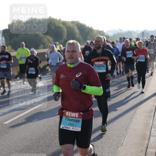 03.10.2025 - Köhlbrandbrückenlauf Jannik Wohlers http://msf.ph/oto/9057147 03.10.2025 09:21:10 Position 3 3612, 2800, 1925 meine-sportfotos.de