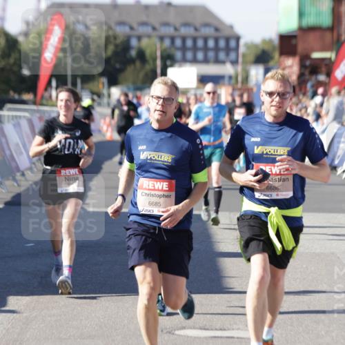 03.10.2025 - Köhlbrandbrückenlauf Jannik Wohlers http://msf.ph/oto/9057152 03.10.2025 13:11:18 Ziel 4135, 4293, 4521, 4597, 5218, 5258, 5522, 5754, 6080, 6272, 6572, 6685, 6686, 6726, 6727, 6751 meine-sportfotos.de