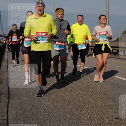 03.10.2025 - Köhlbrandbrückenlauf Fabian Wolf http://msf.ph/oto/9057156 03.10.2025 10:03:47 Position 3 3221, 2314, 2313, 2362, 3222 meine-sportfotos.de