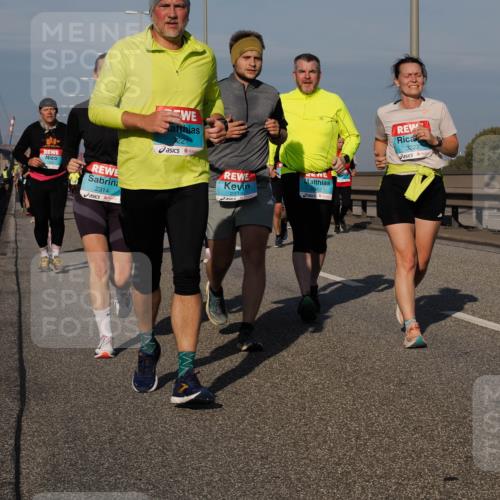 03.10.2025 - Köhlbrandbrückenlauf Fabian Wolf http://msf.ph/oto/9057166 03.10.2025 10:03:47 Position 3 2314, 3221, 2313, 2862, 3222 meine-sportfotos.de