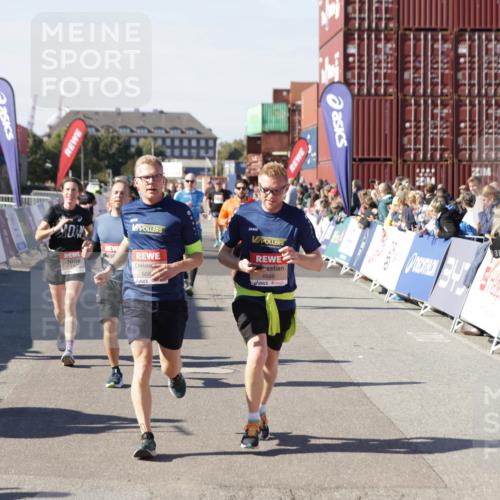 03.10.2025 - Köhlbrandbrückenlauf Jannik Wohlers http://msf.ph/oto/9057167 03.10.2025 13:11:19 Ziel 4135, 4293, 4521, 4597, 5218, 5258, 5522, 5754, 6080, 6272, 6572, 6685, 6686, 6726, 6727, 6751 meine-sportfotos.de