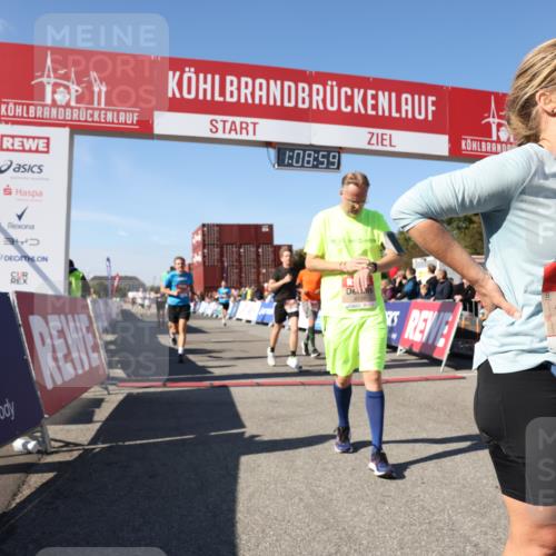 03.10.2025 - Köhlbrandbrückenlauf Lena Gebhardt http://msf.ph/oto/9057171 03.10.2025 13:09:00 Ziel 4057, 4138, 4197, 4346, 4381, 4403, 4505, 4544, 5705, 5842, 6233, 6372 meine-sportfotos.de