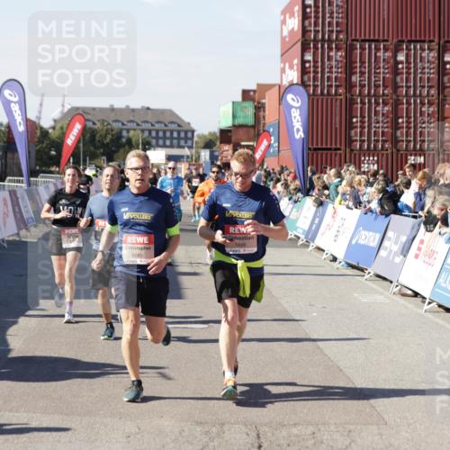 03.10.2025 - Köhlbrandbrückenlauf Jannik Wohlers http://msf.ph/oto/9057173 03.10.2025 13:11:19 Ziel 4135, 4293, 4521, 4597, 5218, 5258, 5522, 5754, 6080, 6272, 6572, 6685, 6686, 6726, 6727, 6751 meine-sportfotos.de