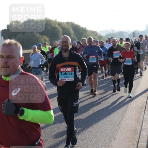 03.10.2025 - Köhlbrandbrückenlauf Jannik Wohlers http://msf.ph/oto/9057174 03.10.2025 09:21:11 Position 3 1925 meine-sportfotos.de