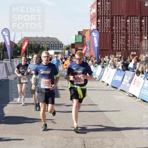 03.10.2025 - Köhlbrandbrückenlauf Jannik Wohlers http://msf.ph/oto/9057180 03.10.2025 13:11:19 Ziel 4135, 4293, 4521, 4597, 5218, 5258, 5522, 5754, 6080, 6272, 6572, 6685, 6686, 6726, 6727, 6751 meine-sportfotos.de