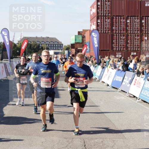 03.10.2025 - Köhlbrandbrückenlauf Jannik Wohlers http://msf.ph/oto/9057188 03.10.2025 13:11:19 Ziel 4135, 4293, 4521, 4597, 5218, 5258, 5522, 5754, 6080, 6272, 6572, 6685, 6686, 6726, 6727, 6751 meine-sportfotos.de