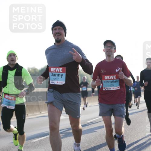 03.10.2025 - Köhlbrandbrückenlauf Jannik Wohlers http://msf.ph/oto/9057189 03.10.2025 09:13:30 Position 3 3720, 1237, 1035, 270 meine-sportfotos.de