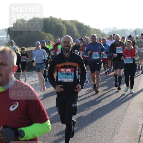 03.10.2025 - Köhlbrandbrückenlauf Jannik Wohlers http://msf.ph/oto/9057190 03.10.2025 09:21:11 Position 3 1925 meine-sportfotos.de