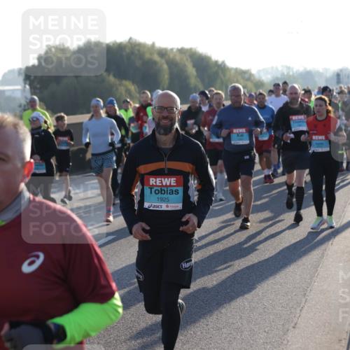03.10.2025 - Köhlbrandbrückenlauf Jannik Wohlers http://msf.ph/oto/9057198 03.10.2025 09:21:11 Position 3 1925 meine-sportfotos.de