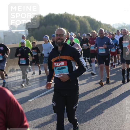 03.10.2025 - Köhlbrandbrückenlauf Jannik Wohlers http://msf.ph/oto/9057220 03.10.2025 09:21:11 Position 3 1925 meine-sportfotos.de