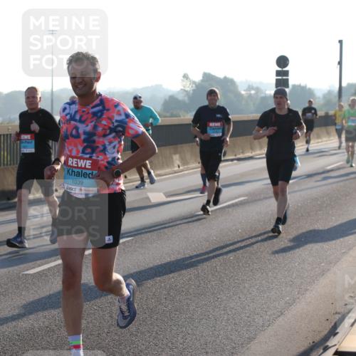 03.10.2025 - Köhlbrandbrückenlauf Lena Gebhardt http://msf.ph/oto/9057221 03.10.2025 09:17:54 Position 1 1039 meine-sportfotos.de