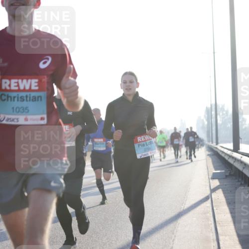 03.10.2025 - Köhlbrandbrückenlauf Jannik Wohlers http://msf.ph/oto/9057225 03.10.2025 09:13:31 Position 3 1035, 2708 meine-sportfotos.de