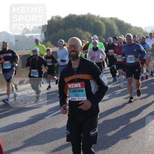 03.10.2025 - Köhlbrandbrückenlauf Jannik Wohlers http://msf.ph/oto/9057233 03.10.2025 09:21:11 Position 3 1925 meine-sportfotos.de