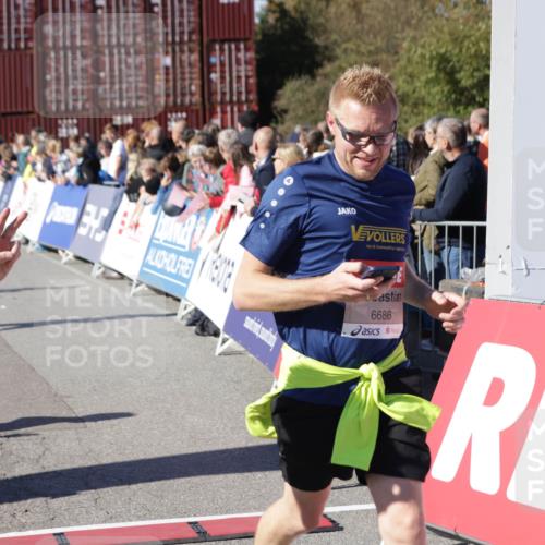 03.10.2025 - Köhlbrandbrückenlauf Jannik Wohlers http://msf.ph/oto/9057235 03.10.2025 13:11:21 Ziel 4135, 4293, 4521, 4597, 4999, 5218, 5258, 5522, 5754, 5939, 6028, 6080, 6572, 6685, 6686, 6726, 6727, 6751 meine-sportfotos.de
