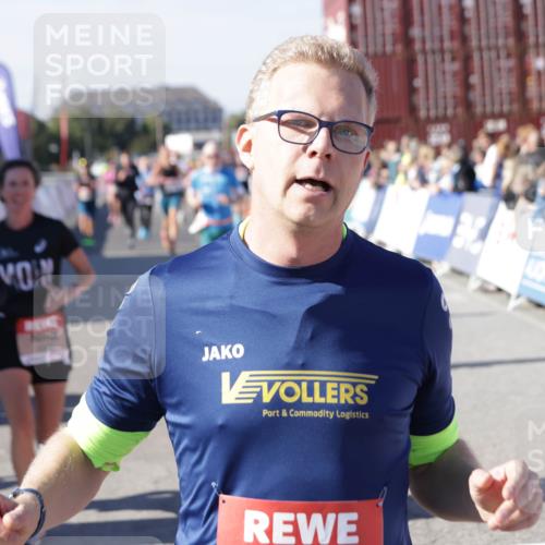 03.10.2025 - Köhlbrandbrückenlauf Jannik Wohlers http://msf.ph/oto/9057245 03.10.2025 13:11:21 Ziel 4135, 4293, 4521, 4597, 4999, 5218, 5258, 5522, 5754, 5939, 6028, 6080, 6572, 6685, 6686, 6726, 6727, 6751 meine-sportfotos.de