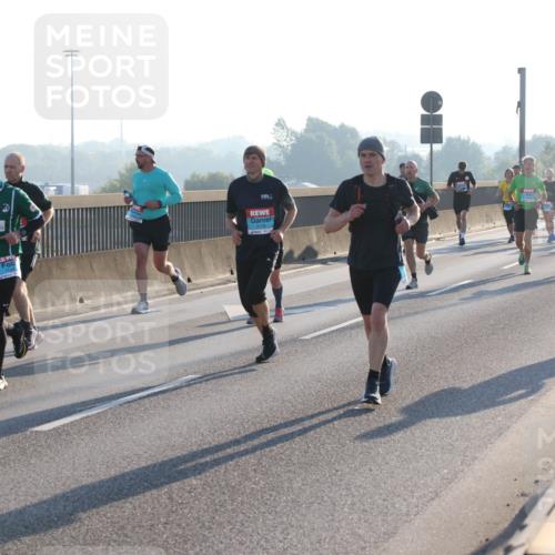 03.10.2025 - Köhlbrandbrückenlauf Lena Gebhardt http://msf.ph/oto/9057249 03.10.2025 09:17:54 Position 1  meine-sportfotos.de