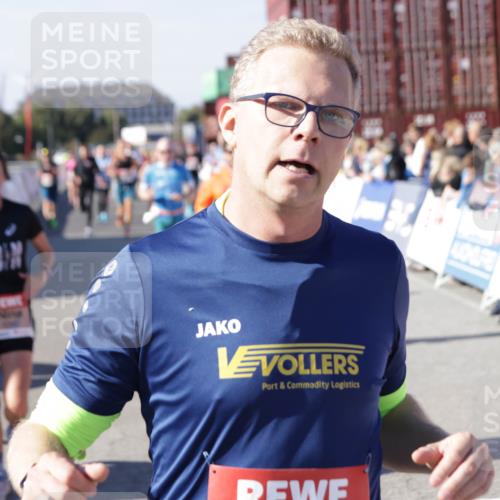 03.10.2025 - Köhlbrandbrückenlauf Jannik Wohlers http://msf.ph/oto/9057251 03.10.2025 13:11:21 Ziel 4135, 4293, 4521, 4597, 4999, 5218, 5258, 5522, 5754, 5939, 6028, 6080, 6572, 6685, 6686, 6726, 6727, 6751 meine-sportfotos.de