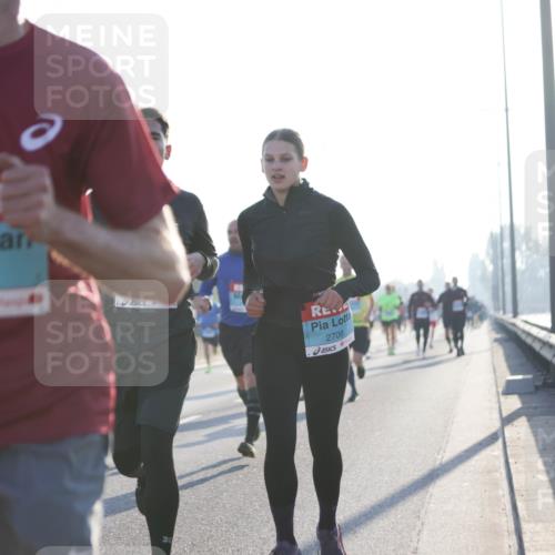 03.10.2025 - Köhlbrandbrückenlauf Jannik Wohlers http://msf.ph/oto/9057253 03.10.2025 09:13:31 Position 3 1035, 2708 meine-sportfotos.de