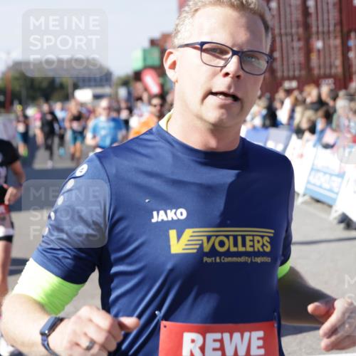 03.10.2025 - Köhlbrandbrückenlauf Jannik Wohlers http://msf.ph/oto/9057260 03.10.2025 13:11:21 Ziel 4135, 4293, 4521, 4597, 4999, 5218, 5258, 5522, 5754, 5939, 6028, 6080, 6572, 6685, 6686, 6726, 6727, 6751 meine-sportfotos.de