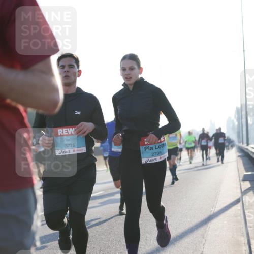 03.10.2025 - Köhlbrandbrückenlauf Jannik Wohlers http://msf.ph/oto/9057263 03.10.2025 09:13:31 Position 3 1035, 6, 3775, 2708 meine-sportfotos.de