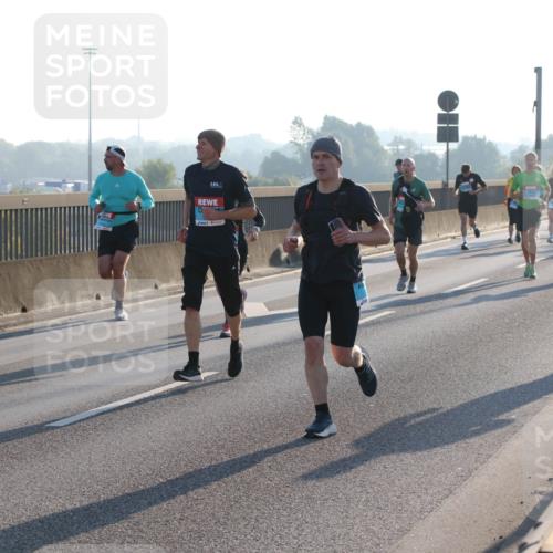 03.10.2025 - Köhlbrandbrückenlauf Lena Gebhardt http://msf.ph/oto/9057265 03.10.2025 09:17:55 Position 1  meine-sportfotos.de