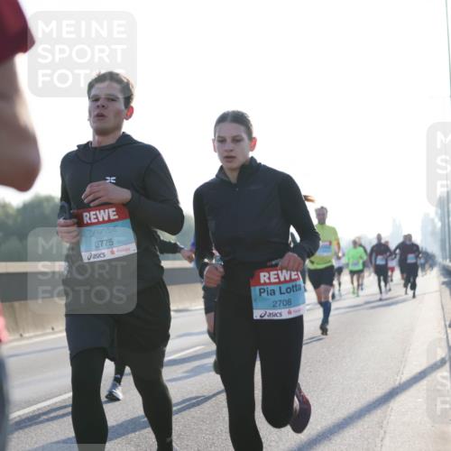 03.10.2025 - Köhlbrandbrückenlauf Jannik Wohlers http://msf.ph/oto/9057269 03.10.2025 09:13:31 Position 3 3775, 203, 2708 meine-sportfotos.de