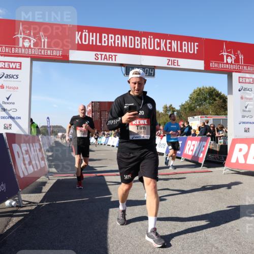 03.10.2025 - Köhlbrandbrückenlauf Lena Gebhardt http://msf.ph/oto/9057277 03.10.2025 13:09:05 Ziel 4057, 4138, 4197, 4346, 4351, 4381, 4403, 4486, 4505, 4901, 5242, 5705, 5842, 5953, 6372, 6562, 6630, 6814, 6816 meine-sportfotos.de