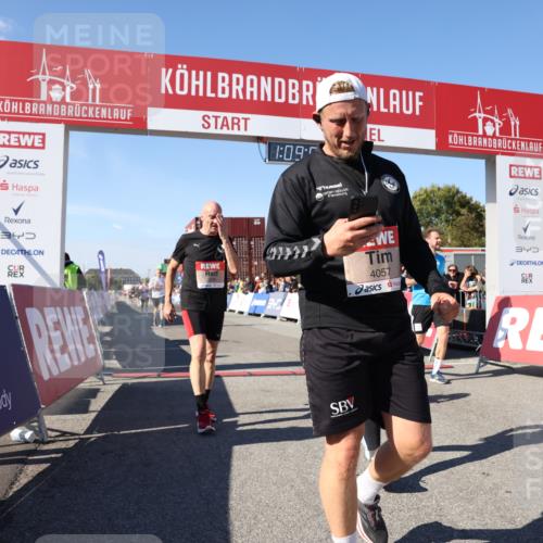 03.10.2025 - Köhlbrandbrückenlauf Lena Gebhardt http://msf.ph/oto/9057305 03.10.2025 13:09:05 Ziel 4057, 4138, 4197, 4346, 4351, 4381, 4403, 4486, 4505, 4901, 5242, 5705, 5842, 5953, 6372, 6562, 6630, 6814, 6816 meine-sportfotos.de