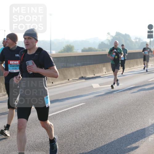 03.10.2025 - Köhlbrandbrückenlauf Lena Gebhardt http://msf.ph/oto/9057308 03.10.2025 09:17:56 Position 1 3139, 1213 meine-sportfotos.de