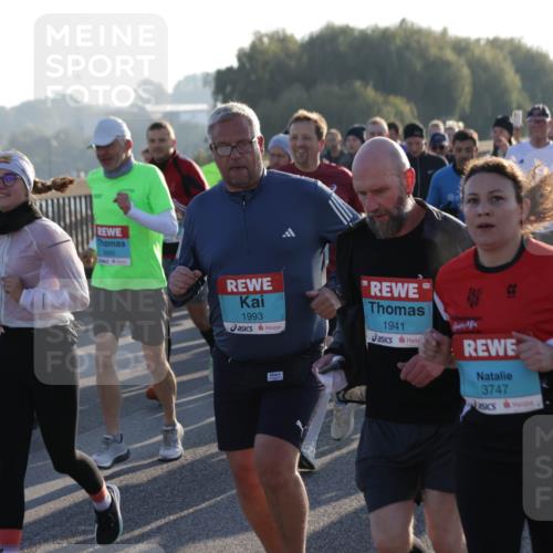 03.10.2025 - Köhlbrandbrückenlauf Jannik Wohlers http://msf.ph/oto/9057324 03.10.2025 09:21:14 Position 3 3265, 1993, 1941, 3747, 1810 meine-sportfotos.de