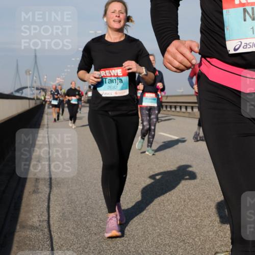 03.10.2025 - Köhlbrandbrückenlauf Fabian Wolf http://msf.ph/oto/9057331 03.10.2025 10:03:53 Position 3 2682, 1329 meine-sportfotos.de
