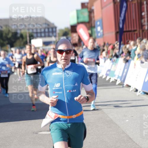 03.10.2025 - Köhlbrandbrückenlauf Jannik Wohlers http://msf.ph/oto/9057332 03.10.2025 13:11:24 Ziel 4135, 4293, 4315, 4325, 4597, 4999, 5145, 5258, 5522, 5754, 5939, 6028, 6080, 6563, 6680, 6685, 6686, 6690, 6691, 6726, 6727, 6751 meine-sportfotos.de