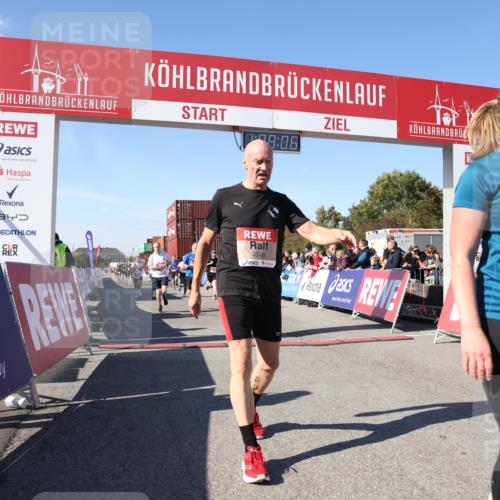 03.10.2025 - Köhlbrandbrückenlauf Lena Gebhardt http://msf.ph/oto/9057346 03.10.2025 13:09:06 Ziel 4057, 4138, 4197, 4346, 4351, 4381, 4403, 4486, 4505, 4901, 5242, 5705, 5842, 5953, 6372, 6562, 6630, 6814, 6816 meine-sportfotos.de