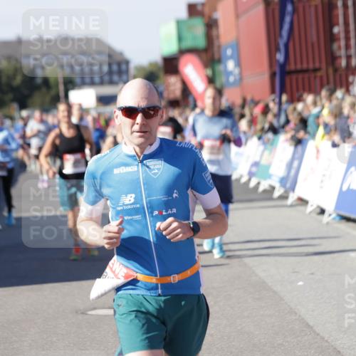 03.10.2025 - Köhlbrandbrückenlauf Jannik Wohlers http://msf.ph/oto/9057351 03.10.2025 13:11:24 Ziel 4135, 4293, 4315, 4325, 4597, 4999, 5145, 5258, 5522, 5754, 5939, 6028, 6080, 6563, 6680, 6685, 6686, 6690, 6691, 6726, 6727, 6751 meine-sportfotos.de