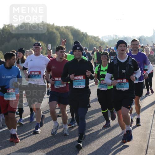 03.10.2025 - Köhlbrandbrückenlauf Jannik Wohlers http://msf.ph/oto/9057353 03.10.2025 09:21:15 Position 3 2750, 1815, 3762, 1810, 1956, 1866 meine-sportfotos.de