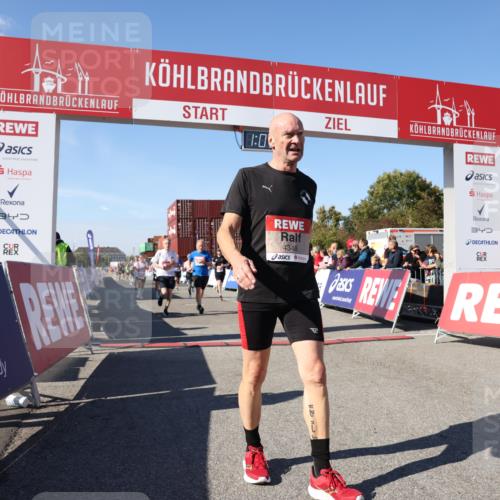 03.10.2025 - Köhlbrandbrückenlauf Lena Gebhardt http://msf.ph/oto/9057356 03.10.2025 13:09:07 Ziel 4057, 4197, 4346, 4351, 4377, 4381, 4403, 4486, 4505, 4901, 5242, 5842, 5953, 6372, 6562, 6630, 6814, 6816 meine-sportfotos.de