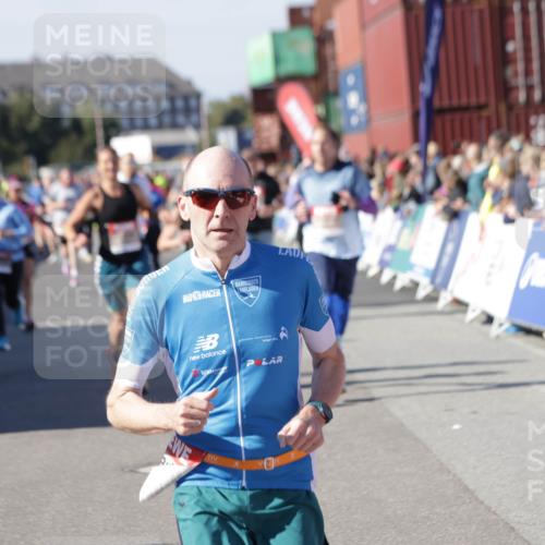 03.10.2025 - Köhlbrandbrückenlauf Jannik Wohlers http://msf.ph/oto/9057363 03.10.2025 13:11:24 Ziel 4135, 4293, 4315, 4325, 4597, 4999, 5145, 5258, 5522, 5754, 5939, 6028, 6080, 6563, 6680, 6685, 6686, 6690, 6691, 6726, 6727, 6751 meine-sportfotos.de