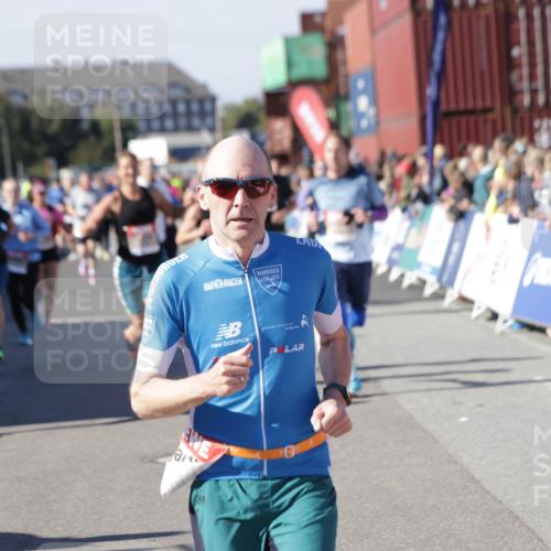 03.10.2025 - Köhlbrandbrückenlauf Jannik Wohlers http://msf.ph/oto/9057367 03.10.2025 13:11:24 Ziel 4135, 4293, 4315, 4325, 4597, 4999, 5145, 5258, 5522, 5754, 5939, 6028, 6080, 6563, 6680, 6685, 6686, 6690, 6691, 6726, 6727, 6751 meine-sportfotos.de