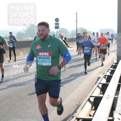 03.10.2025 - Köhlbrandbrückenlauf Lena Gebhardt http://msf.ph/oto/9057388 03.10.2025 09:17:58 Position 1 1213 meine-sportfotos.de