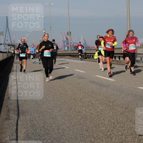 03.10.2025 - Köhlbrandbrückenlauf Fabian Wolf http://msf.ph/oto/9057399 03.10.2025 10:03:56 Position 3 217 meine-sportfotos.de