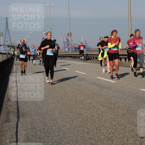 03.10.2025 - Köhlbrandbrückenlauf Fabian Wolf http://msf.ph/oto/9057410 03.10.2025 10:03:56 Position 3 3759, 2143 meine-sportfotos.de