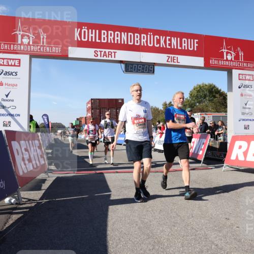 03.10.2025 - Köhlbrandbrückenlauf Lena Gebhardt http://msf.ph/oto/9057416 03.10.2025 13:09:10 Ziel 4057, 4197, 4334, 4346, 4351, 4377, 4381, 4403, 4486, 4901, 5242, 5740, 5953, 6037, 6372, 6562, 6630, 6814, 6816 meine-sportfotos.de