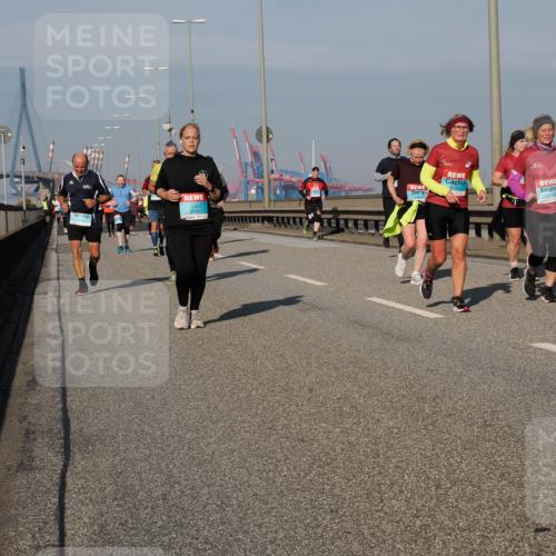 03.10.2025 - Köhlbrandbrückenlauf Fabian Wolf http://msf.ph/oto/9057417 03.10.2025 10:03:57 Position 3 3759, 2174, 2143 meine-sportfotos.de