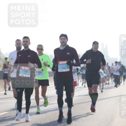 03.10.2025 - Köhlbrandbrückenlauf Jannik Wohlers http://msf.ph/oto/9057424 03.10.2025 09:13:36 Position 3 3155, 3834, 2302, 1079 meine-sportfotos.de